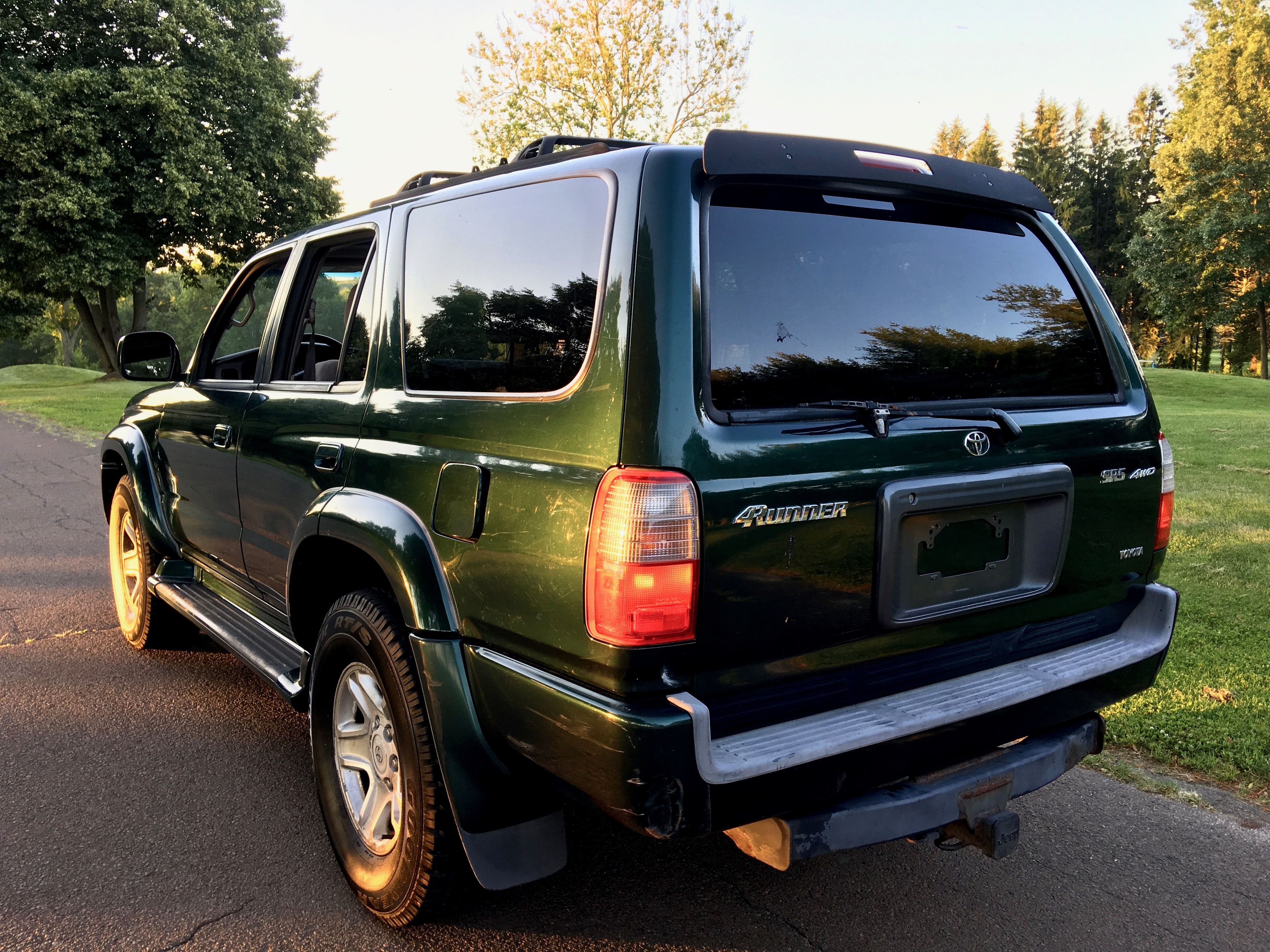 2000 Toyota 4Runner 3.4L V6 4WD 5 Speed Manual 129K - 3rd Gen - Our Pro Recon - New Clutch, Timing Belt and Waterpump, New Valve Cover Gaskets, New Spark Plugs, New Alternator, New Radiator, New Muffler and Tailpipe, New Rear Coil Springs, New Rear Shocks, New Brakes, New Tires, Frame Descaling, Applied Rust Converter Rust Mort, Sealed Frame with Fluid Film, New Bumpers - Beautiful Engine - has No Leaks — photo 16